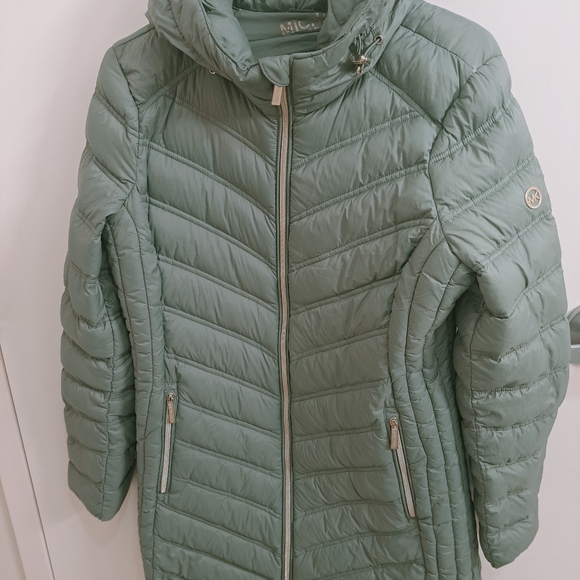 Michael Kors Women's Puffer Jacket - Black and Green - Picture 11 of 11